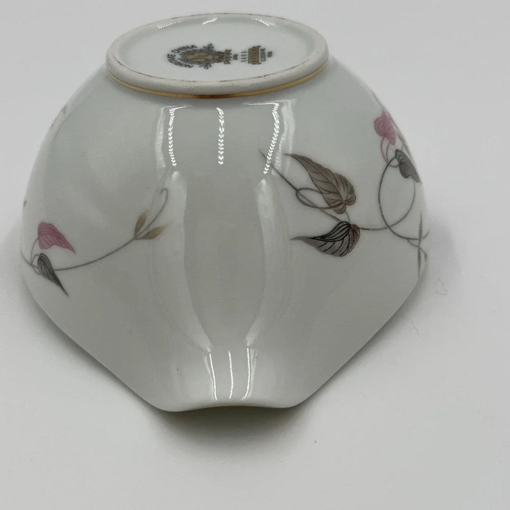 Noritake China Arden 5603 Creamer‎ Vintage White Gold Floral Porcelain Japan